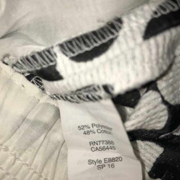 J. Crew Womens Shorts Black White Size 0 Floral Textured 3" Casual - Picture 5 of 5